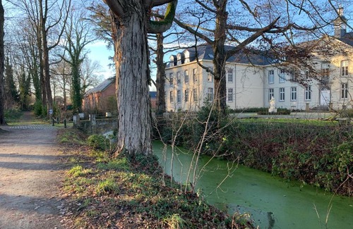 Uccle Hotel | De Lotuspoort met Mihr's B&B in de Abdij van Bornem