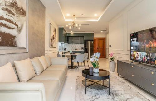 Little Japan Apartment | De Lux Madison Best Central 2 Bedrooms 2 Baths, Pool Gym