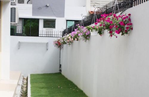 Bayan Lepas House | De Nest Holiday home