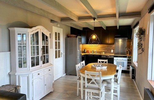 De Panne House | De Panne: 6 pers. fisherman's house in a holiday resort with pool/free WIFI