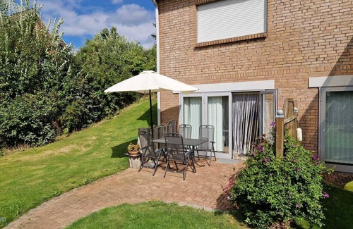 Klein Bollhagen Apartment | Apartment 'Ferienwohnung Kleine Auszeit' with Private Terrace and Private Garden