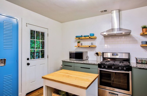 Winston - Salem House | Deacon Stays: The Brookwood - Walk to WFU