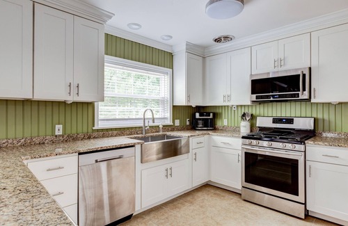 Winston - Salem House | Deacon Stays: The Idlewilde - Walk to WFU
