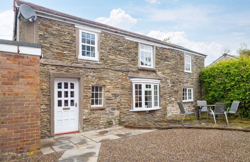 Douglas Cottage | Deaks Cottage, close to Douglas town centre and The Grandstand