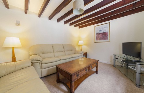Douglas Cottage | Deaks Cottage, close to Douglas town centre and The Grandstand