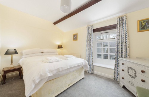 Douglas Cottage | Deaks Cottage, close to Douglas town centre and The Grandstand
