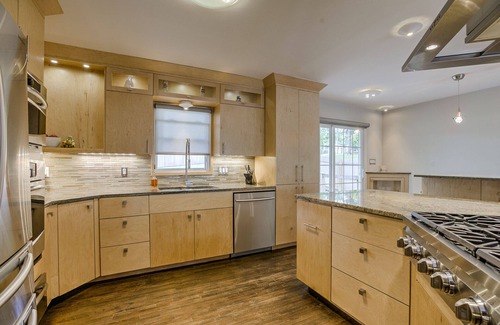 West Omaha House | DEAL! NINO'S CAFE EXECUTIVE SUITE-CHEF'S KITCHEN, AMAZING LOCATION & COZY