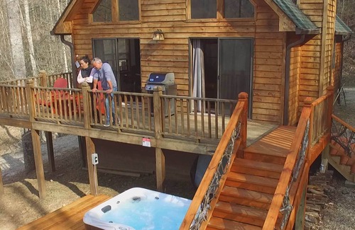 Robbinsville Cabin | Deal's Gap, Cherohala, NOC, Tsali, Fontana Or Harrah's - All Within Reach