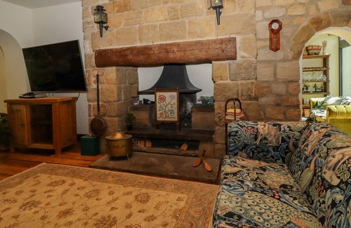 Chapeltown Cottage | DEAN MEWS, family friendly, character holiday cottage in Horsforth