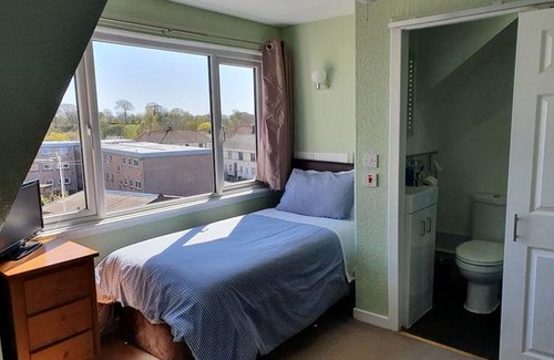 Kilmarnock House | Dean Park Guest House