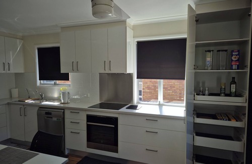 Redcliffe House | Deb's Place, Renovated Queenslander in Redcliffe close to all amenities.