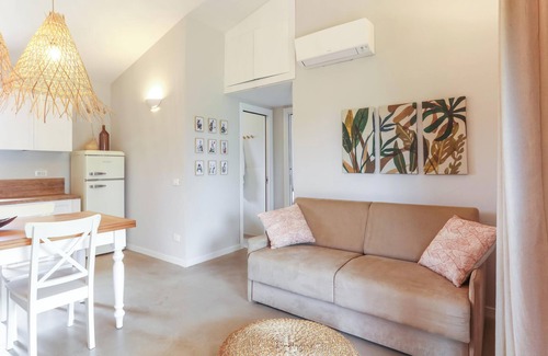 San Teodoro City Centre House | Debora's House with A/C & Wi-Fi