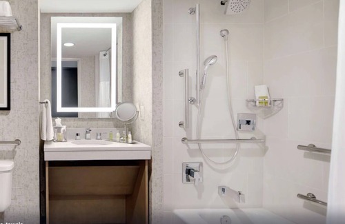 Highland Meadows House | Dec 27 one night Hilton Highline 1 bedroom king bed. Steal at 450.00 - 50% disc