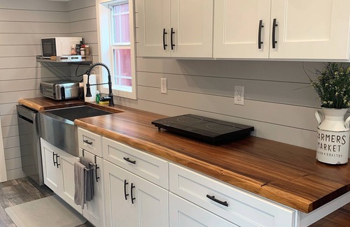 Flat Rock House | DEC-FEB MONTHLY 50% OFF Tiny House@Backyard 🍎Cottages