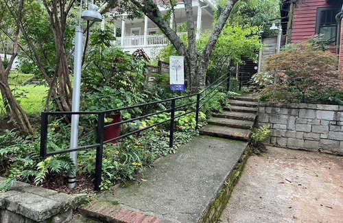 Oakhurst Apartment | Decatur Garden Studio Apartment