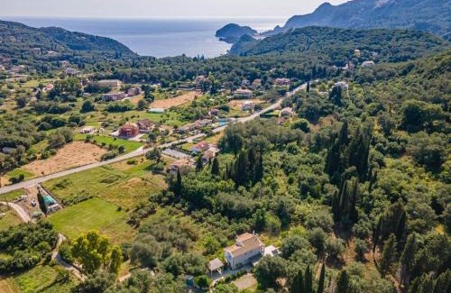 Liapades House | Decavos House