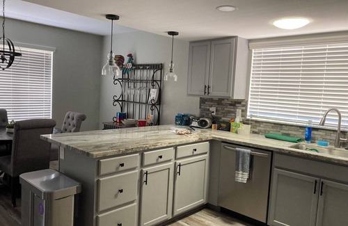 Fountain of the Sun House | December 2025 available-PET Friendly-Beautiful "home away from home" in 55+ FOS