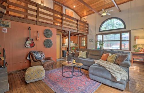 Lake Harmony House | Deck and Fire Pit Cozy Pocono Mountain Home