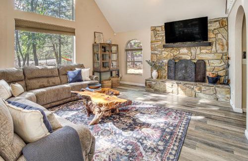 Pinetop-Lakeside House | Deck and Game Room Lakeside Blue Jay Chalet Cabin