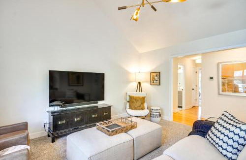 Beaverton House | Deck and Gas Fire Pit Gorgeous Home in Beaverton!