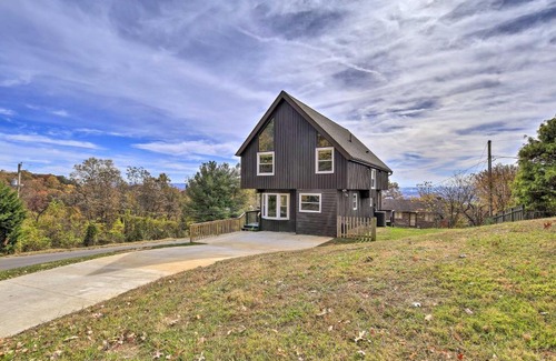 Lynn Garden House | Deck and Mtn Views Fain Chalet in Kingsport