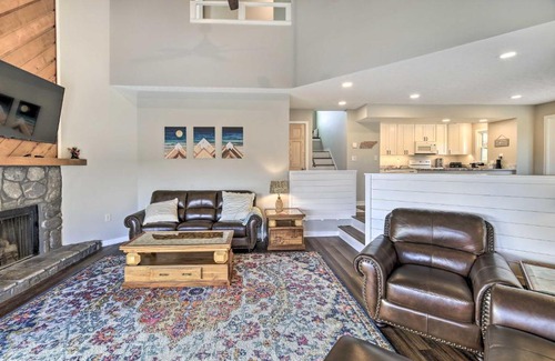 Lynn Garden House | Deck and Mtn Views Fain Chalet in Kingsport