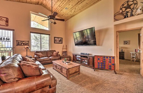 Sierra Pines House | Deck and Views Dog-Friendly Cabin in Show Low!