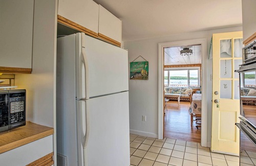 Wareham Center Cottage | Deck & Beach Access: Waterfront Cape Cod Cottage