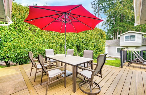 Education Hill Cottage | Deck + Game Room: Redmond Home ~ 17 Mi to Seattle