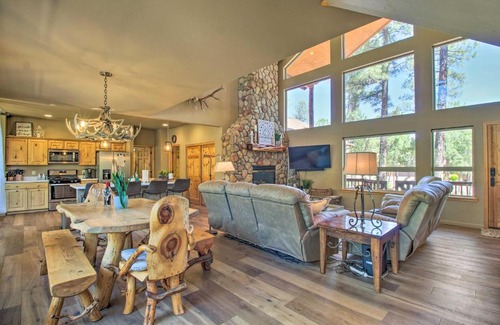 Sierra Pines House | Deck, Grill and Fire Pit Spacious Show Low Hideaway
