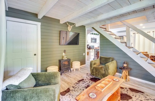 Talking Rock Cottage | Deck & Grill: 'Cozy Cottage' in Talking Rock!