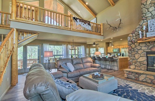 Sierra Pines Cottage | Deck, Grill & Fire Pit: Spacious Show Low Hideaway