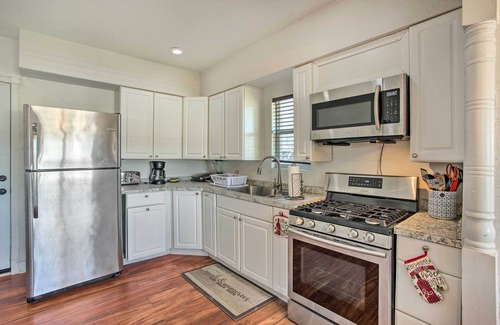 Westminster Cottage | Deck, Grill & Yard: Pet-Friendly Van Alstyne Gem!