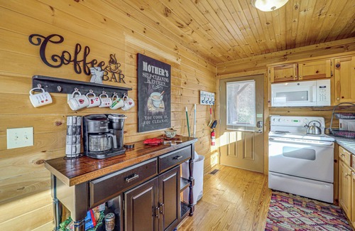 Purlear Cabin | Deck & Views: Blue Ridge Mountain Cabin