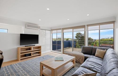 Smiths Beach House | Deckchairs