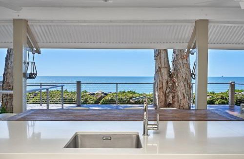Clifton Beach House | Decked Out By The Sea