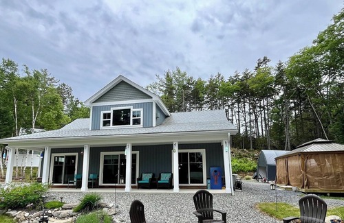 Southport House | Decker Cove Southport Paradise with Central Air Conditioning