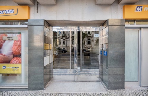 Sao Sebastiao da Pedreira Apartment | Deco Gem in City Center
