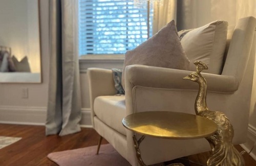Mount Auburn House | Deco On Mulberry OTR FREE parking