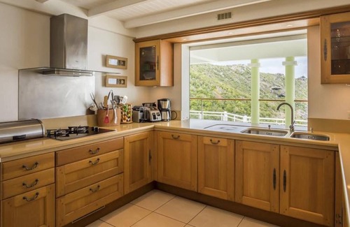 Lurin Villa | Deep Bay Villa close to Le Petite Anse