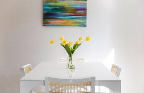 Old Palo Alto Apartment | Deep Cleaned Modern and Luxurious 2BR Home at Stanford Palo Alto