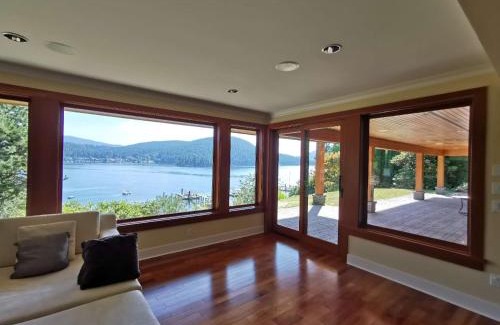 Dollarton Villa | Deep Cove Stunning Waterfront Whole House