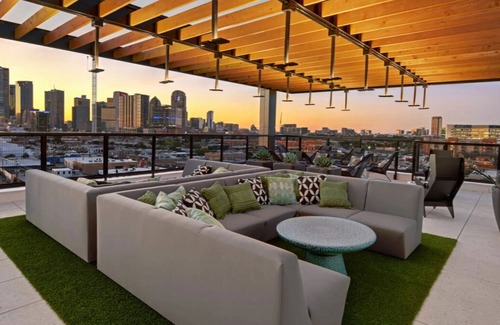 Deep Ellum Apartment | Deep Ellum Redefined/Come Stay/Free Parking/King Bed/Walk to The Factory