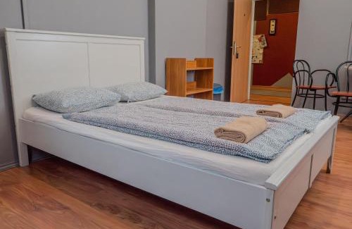 Terezvaros Hostel | DeeP Guest House