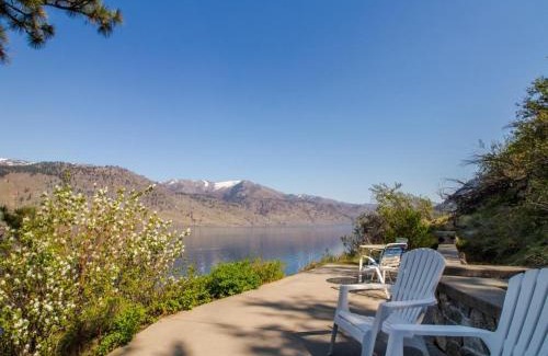Chelan Hotel | Deep Water Cabin