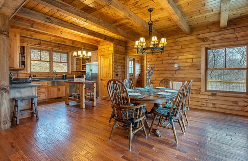 Mars Hill Cabin | Deer Field Cabin Fire Pit and Mountain Views!