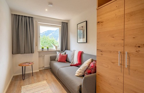 Niederdorf Apartment | Deer jump view