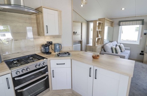 Hay-on-Wye Cottage | DEER LODGE, family friendly, with a garden in Bromyard