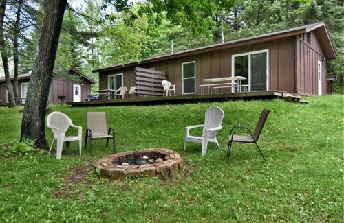 Iron River Apartment | Deer Trail Resort Lakeside 4 on Lake Delta