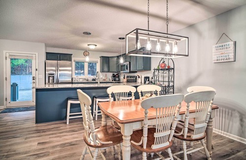 La Follette Condo | Deerfield Lakefront Condo/Boat Slip Included!